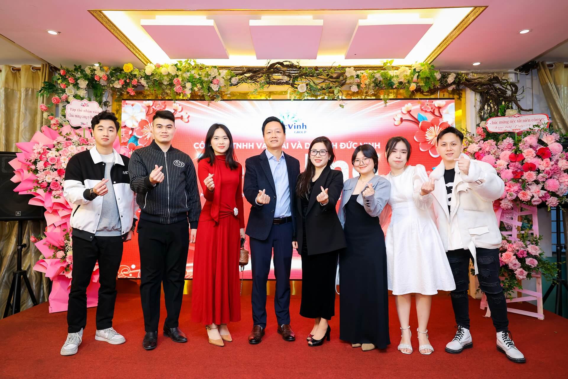 Đội ngũ Marketing cùng Ban Lãnh Đạo Đức Vinh