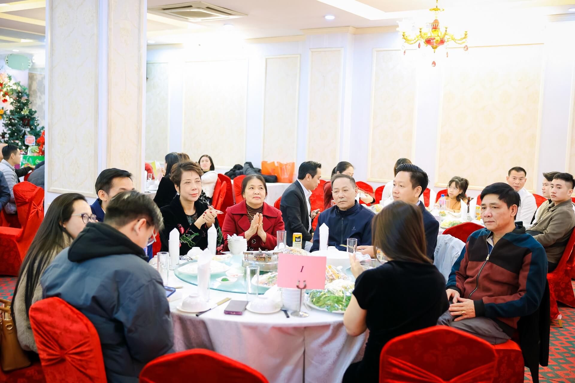 Chuẩn bị khai tiệc Year End Party 2024