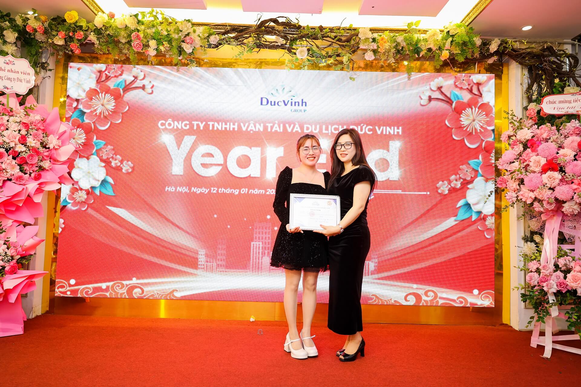 Trao giải cá nhân: NV Công Nợ Là Chuyện Nhỏ - Ms Nguyễn Thị Loan (Bộ phận Kế Toán)