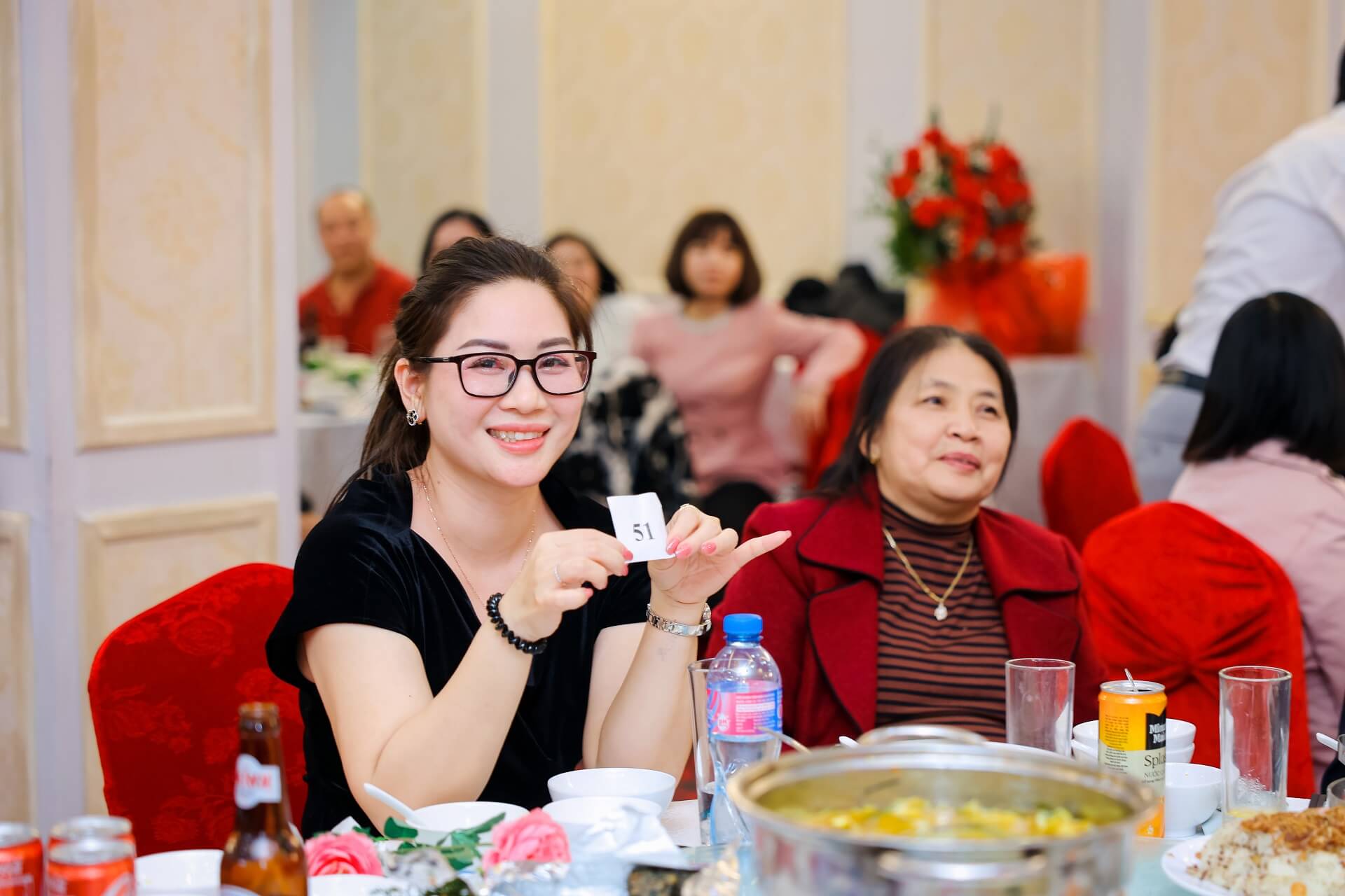 Ban Lãnh Đạo cũng tham gia chọn số bốc thăm may mắn